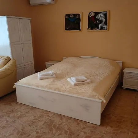 מלון Хотел Тримата Мускетари וארנה