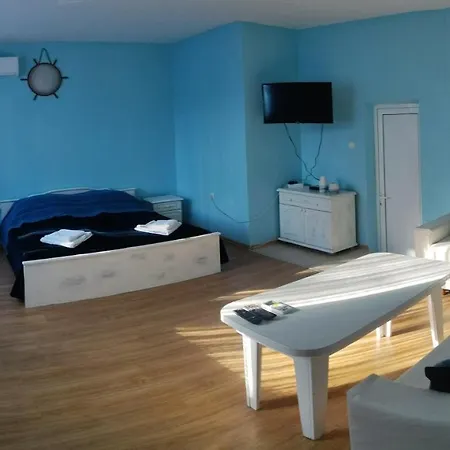 Хотел Тримата Мускетари فارنا