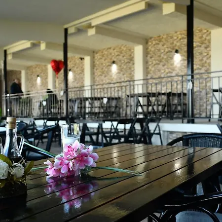 Хотел Тримата Мускетари فندق